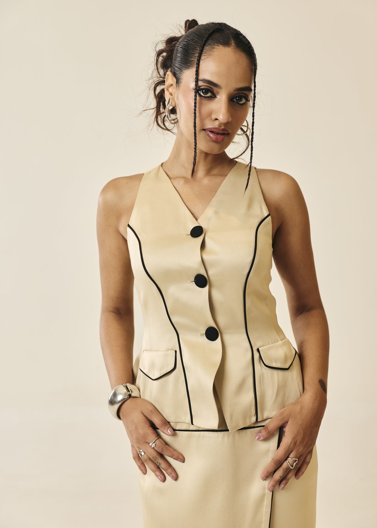 Genevieve Tan Contrast Piping Vest Top