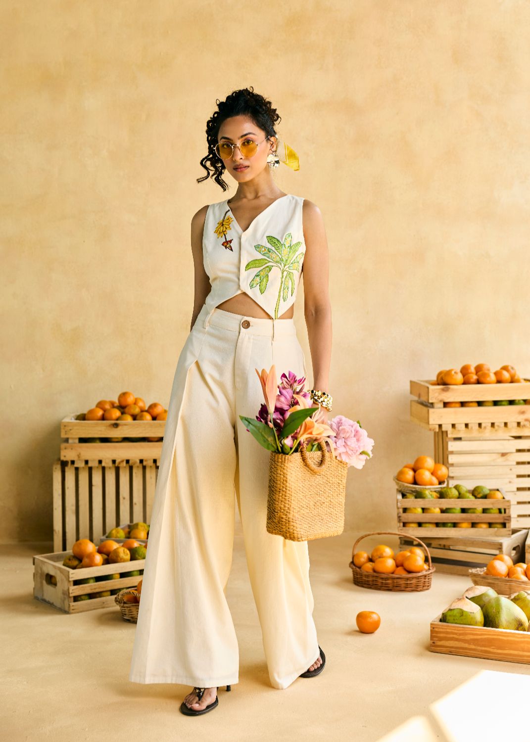 Safed Aangan Pleated Trousers