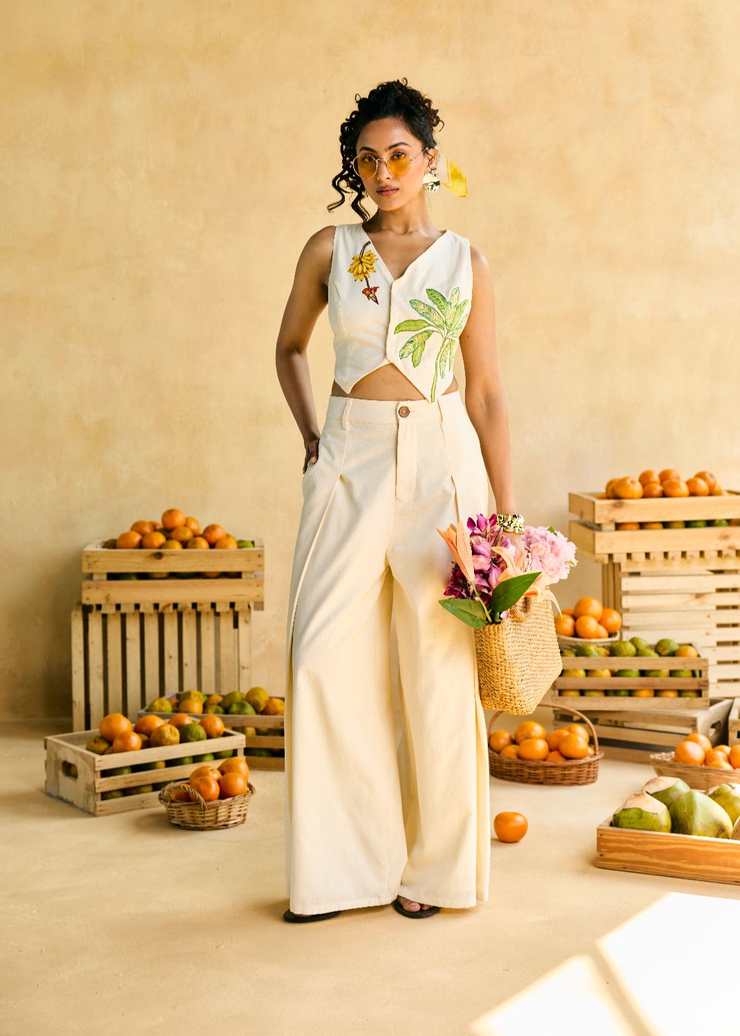 Safed Aangan Pleated Trousers