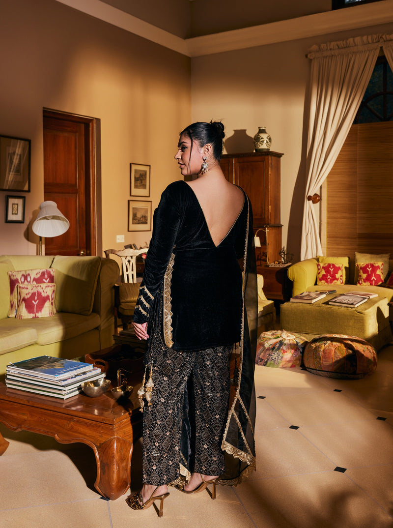 Rumi Black Embroidered Velvet Kurta Set with luxurious black velvet fabric and elegant embroidery