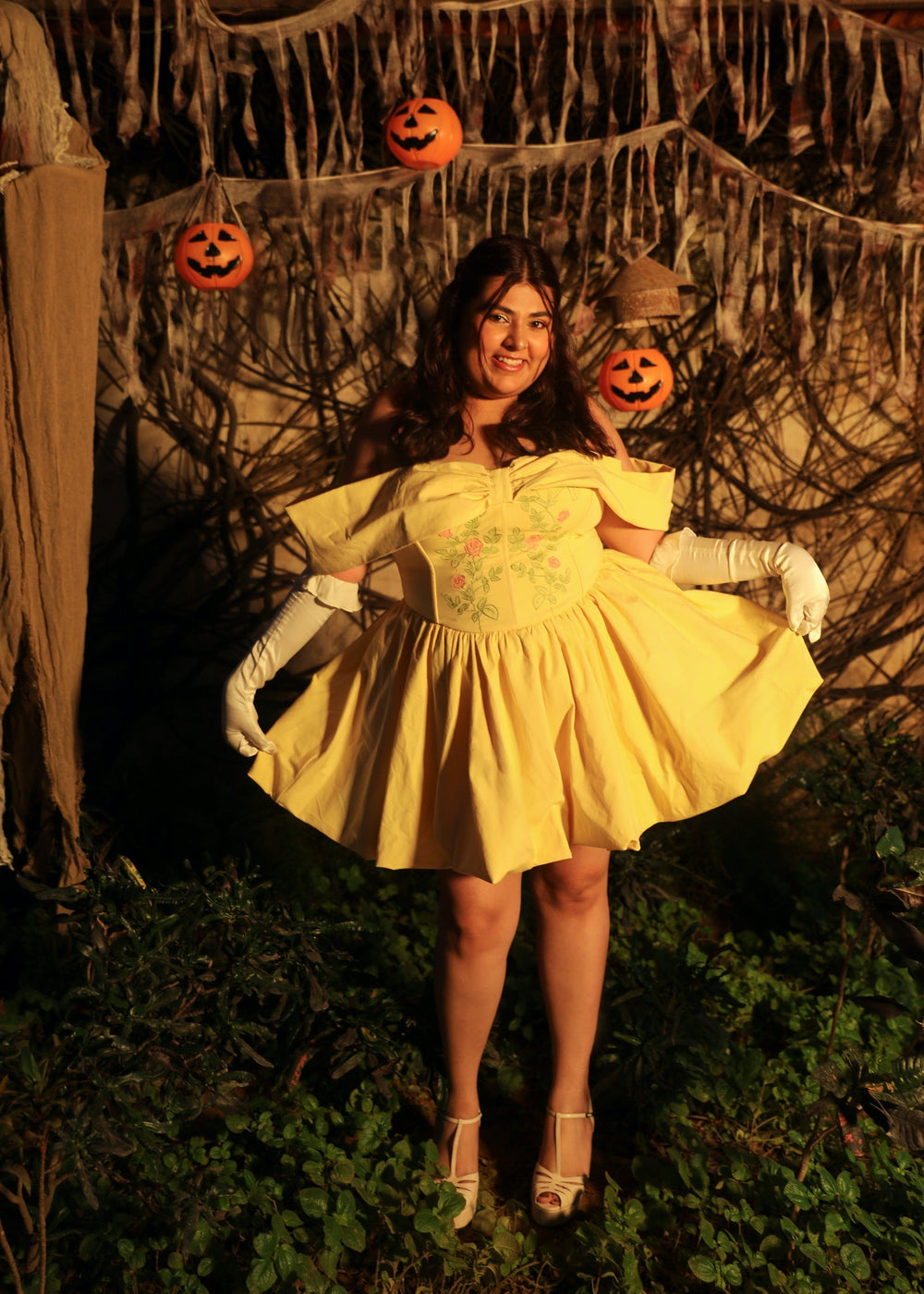 Yellow corset dress bow sleeves